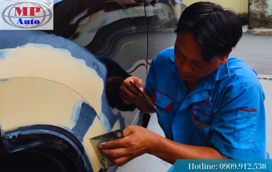 Chí phí sơn xe  ô tô theo các bộ phận bao nhiêu tiền?