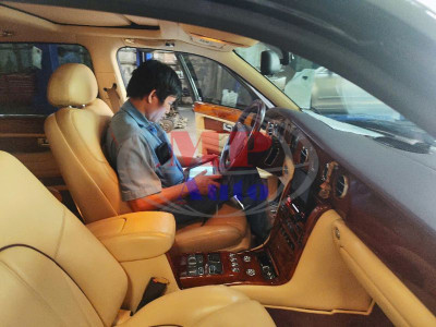 Cùng khám phá hành trình phục hồi vẻ đẹp nguyên bản cho Rolls-Royce Silver Seraph tại Gara Minh Phương